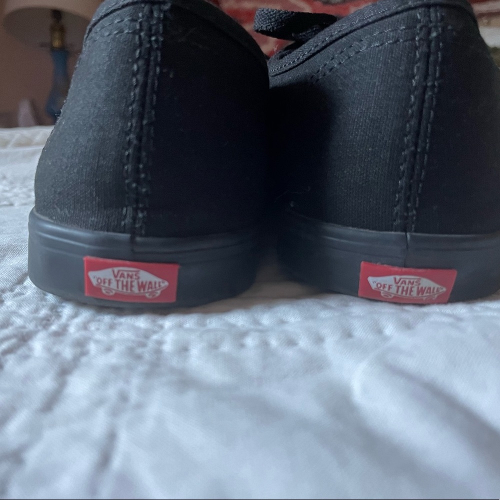 Lace up Vans, all black
